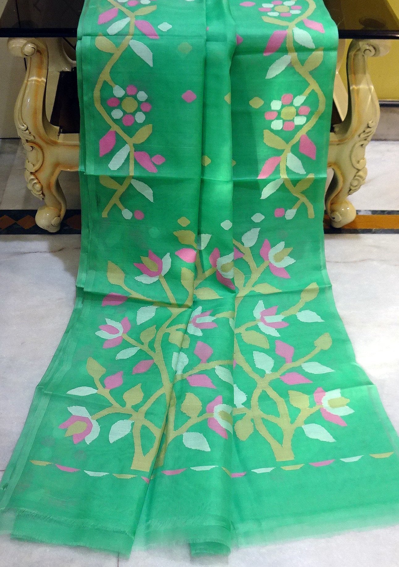 Exclusive Traditional Hand Woven Muslin Jamdani Saree: Deshi Besh.