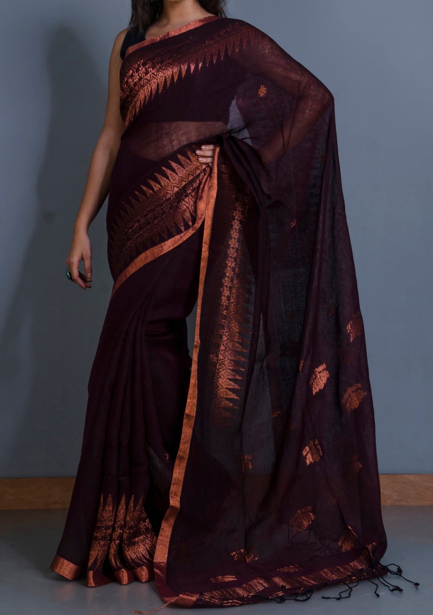 Hand Woven Kangivaram Linen Saree - db24338